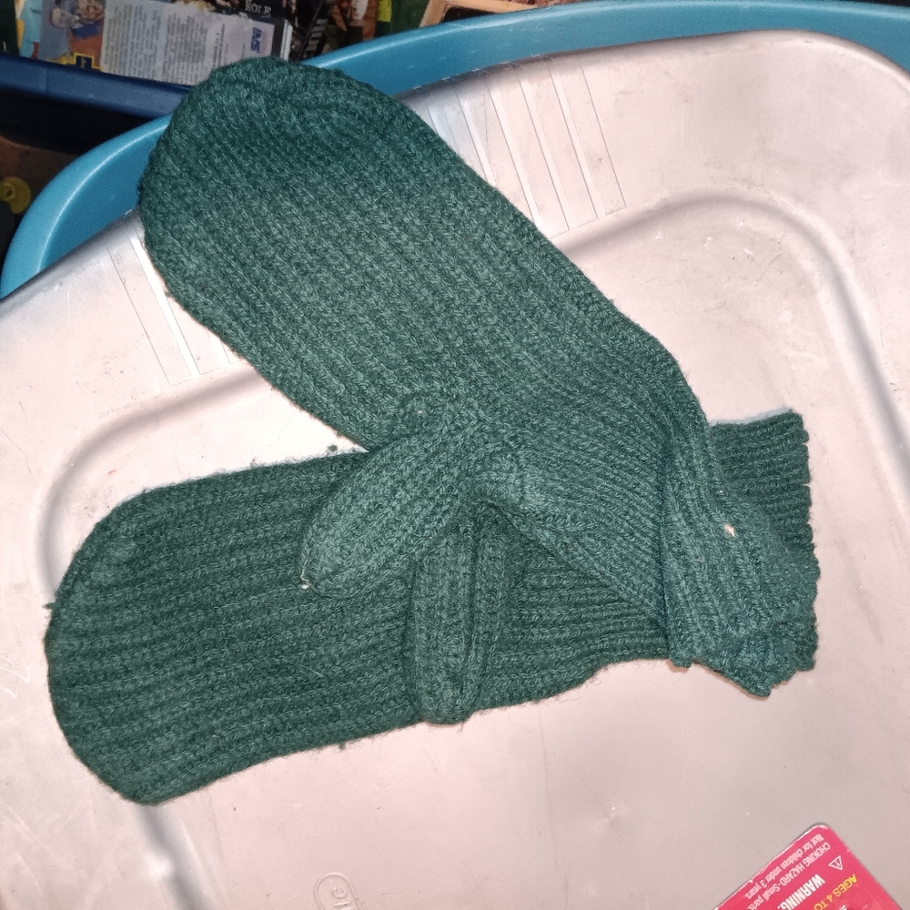 Vintage 100% wool mittens never worn large size